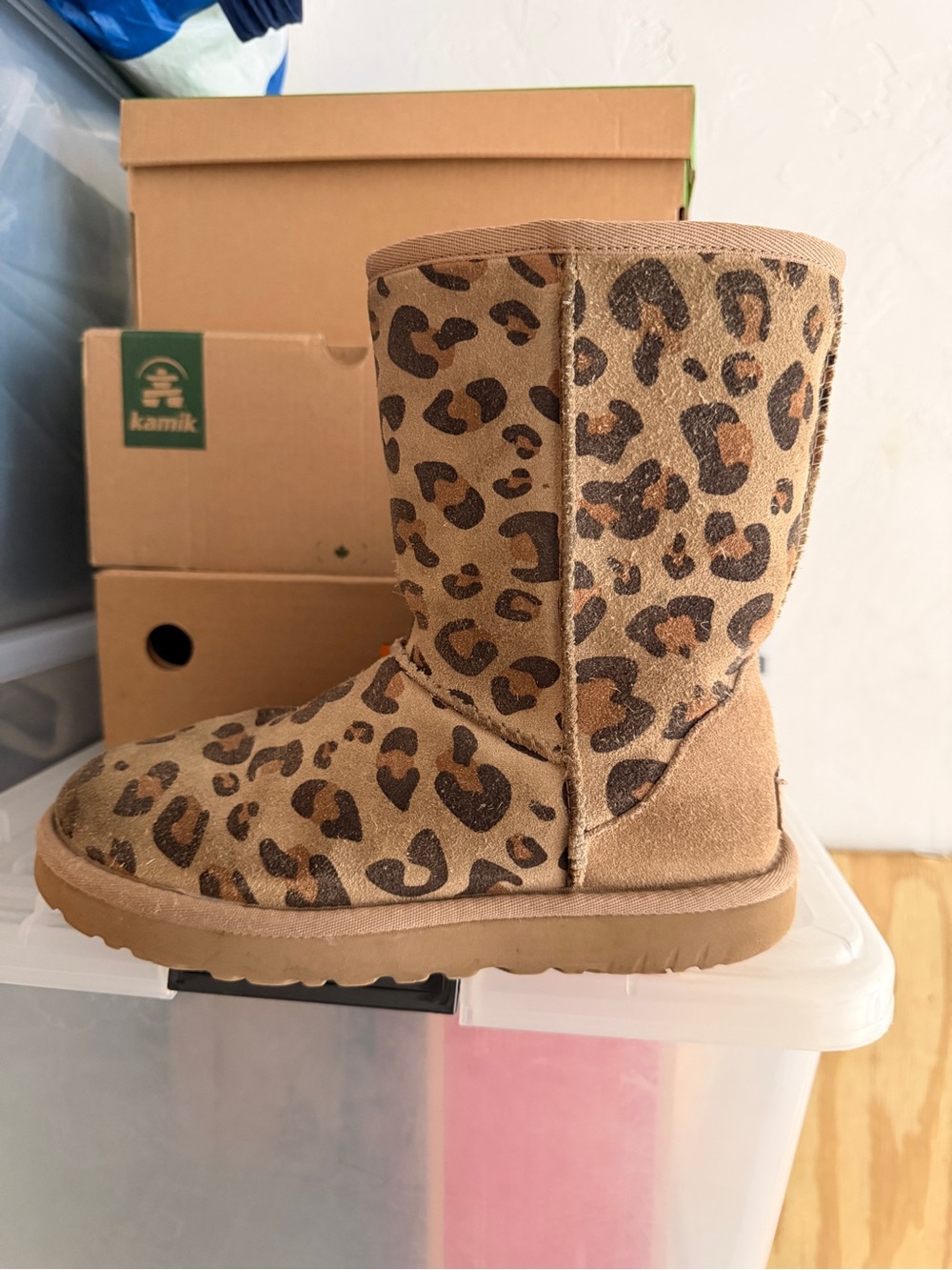 Kids leopard UGG’s